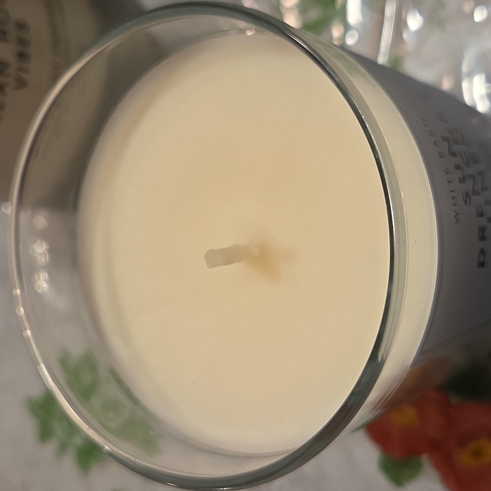 Nwt White Barn Sun Drenched Linen Candle - Picture 3 of 4